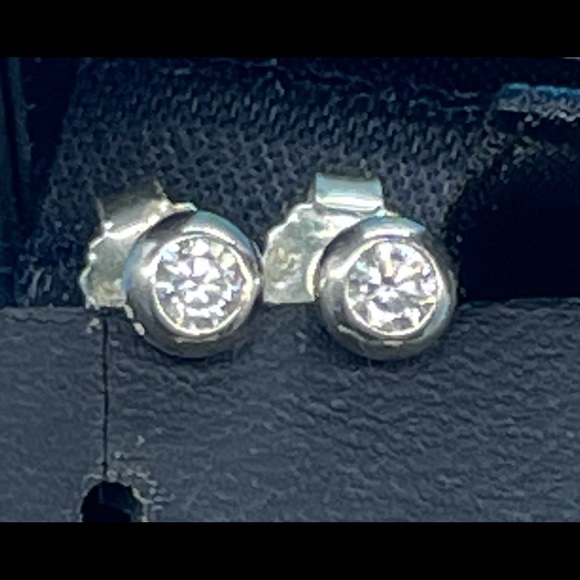 Thomas Sabo Rose Quartz Necklace and Earrings Set. - Picture 3 of 3